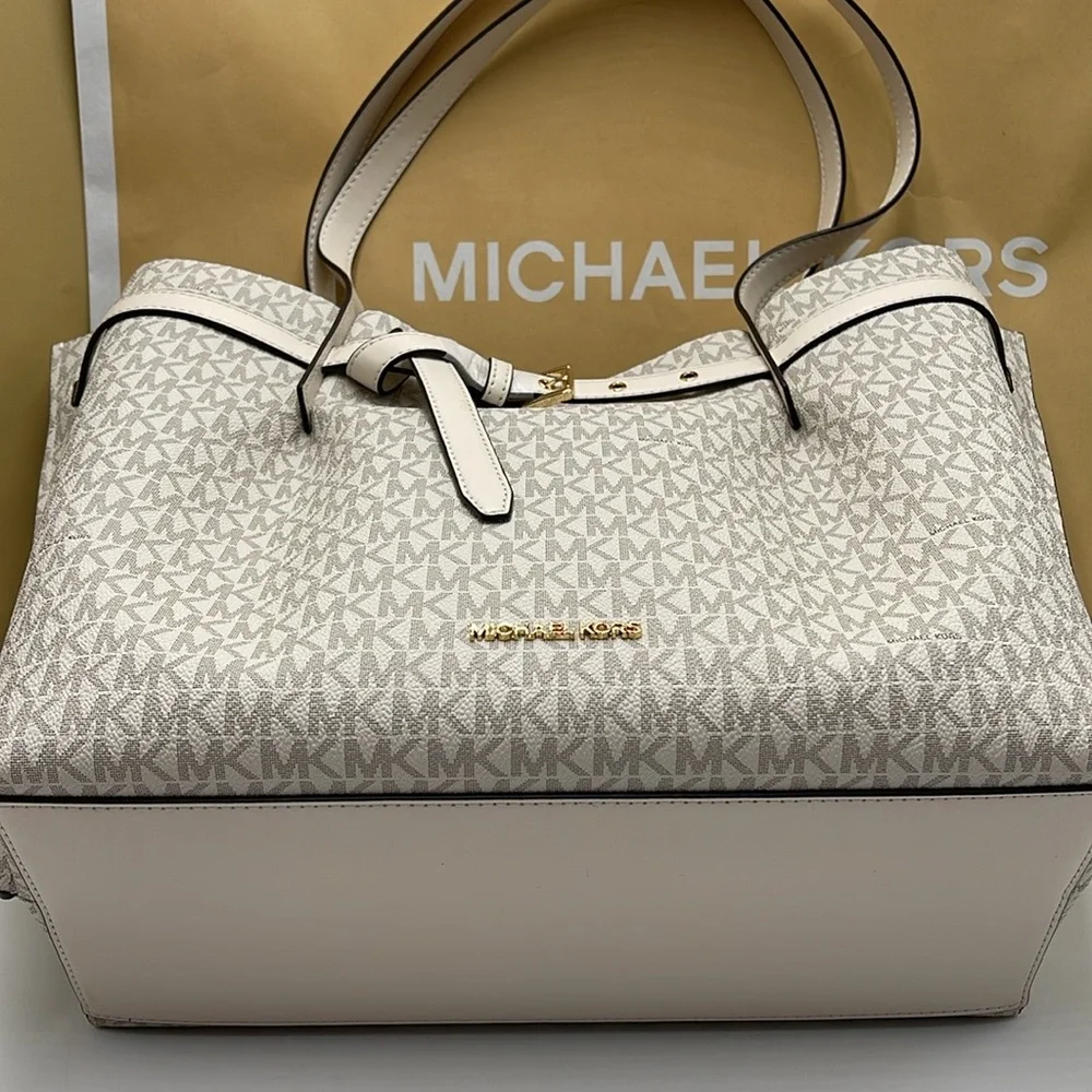 Michael Kors Emilia Large Logo Tote Bag  COLOR LT CRM MULTI NWT